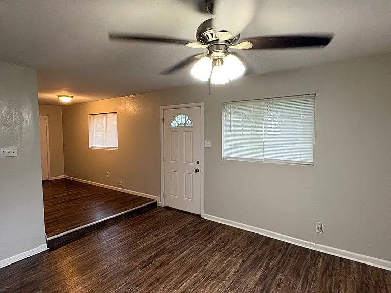 2816 Boyd St — Photo 3