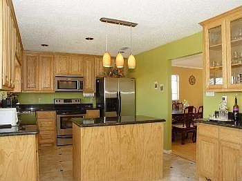 5th image of 1813 E Collins Blvd