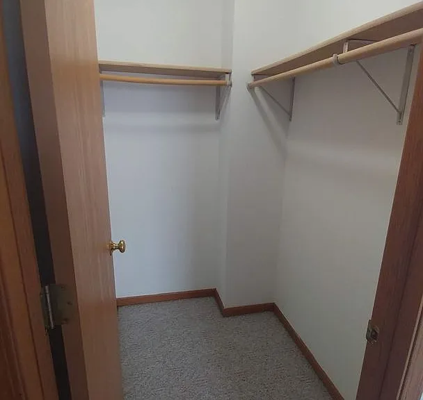 951 Fotis Dr — Photo 6