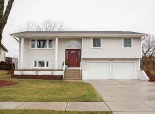 922 Hartford Ct, Schaumburg, IL 60193