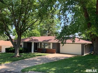 1512 Glendale Ave, Pekin, IL 61554
