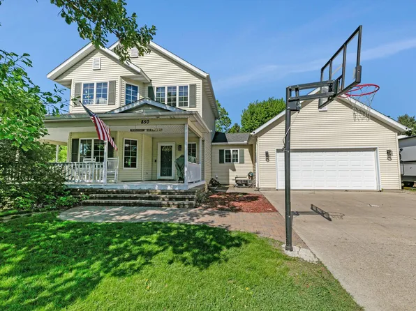 850 Hunters St SW, Hutchinson, MN 55350