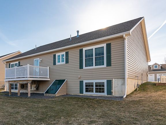 2nd image of 32 Cricketfield Ln