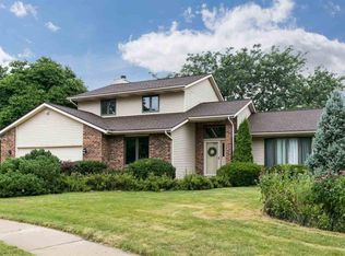 3921 Dove Ct NE, Cedar Rapids, IA 52402