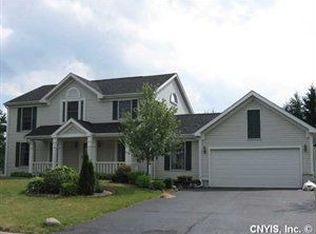 8179 Capricorn Dr, Liverpool, NY 13090