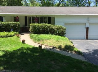 40 Valencia Ln, Clifton Park, NY 12065