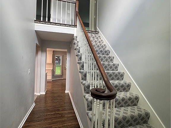 2nd image of 11400 Robinson St