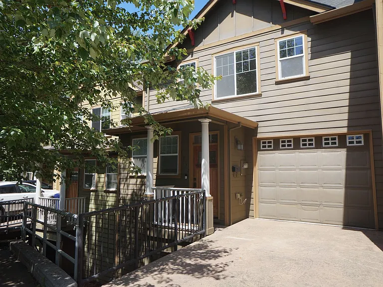 4932 SW Slavin Rd — Photo 1