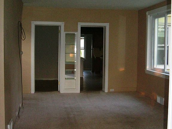 4th image of 1300 Portland Ave NE