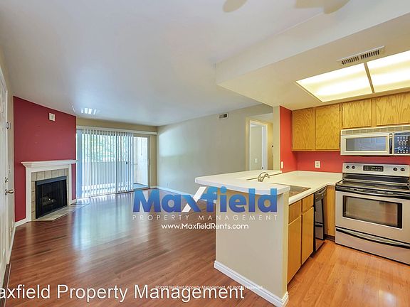 3rd image of 945 Creekhill Ln APT 20