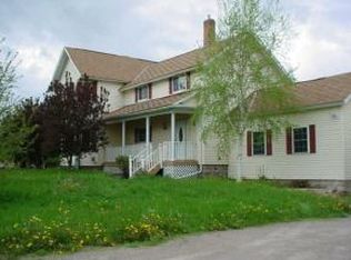 1042 Sunnyview Rd, Oshkosh, WI 54901