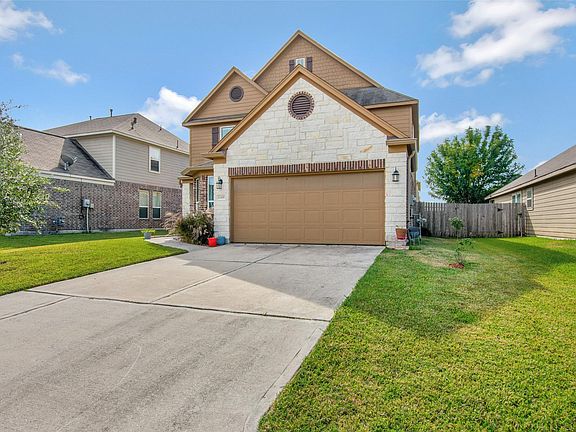 3rd image of 12418 Greenmesa Dr