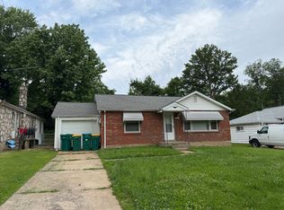 1927 Stillwater Dr, Saint Louis, MO 63114