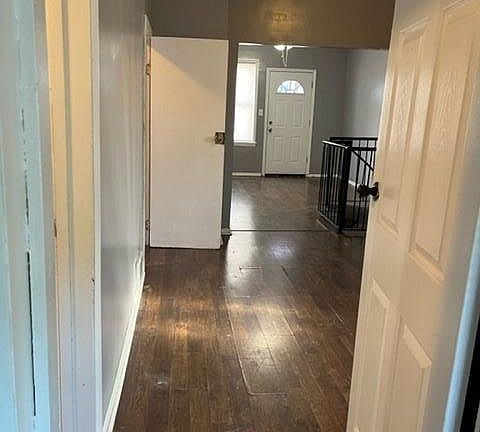 4th image of 1650 N Kedvale Ave