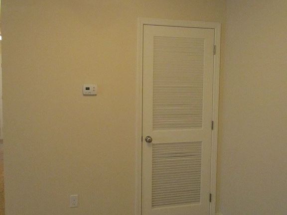 5th image of 260 Walnut Creek Dr APT B16