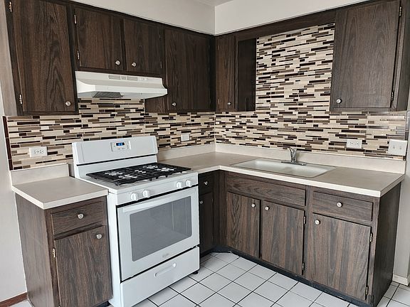 Eat in kitchen