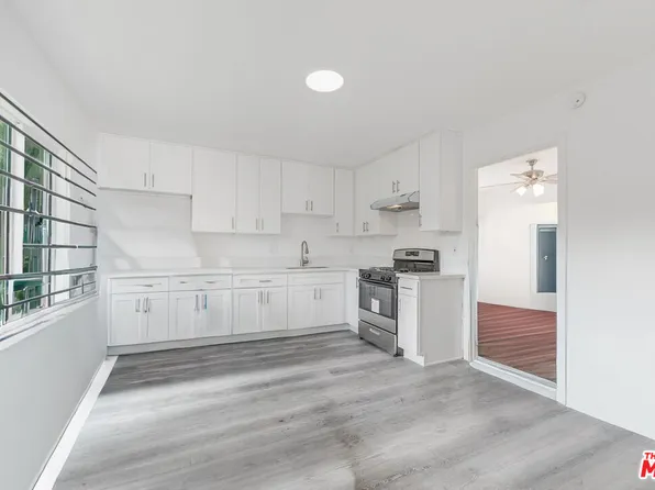 1031 W 57th St, Los Angeles, CA 90037