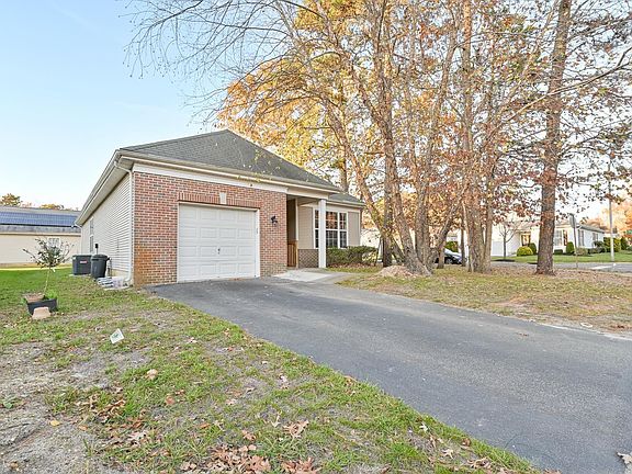 2nd image of 126 Saint Georges Dr