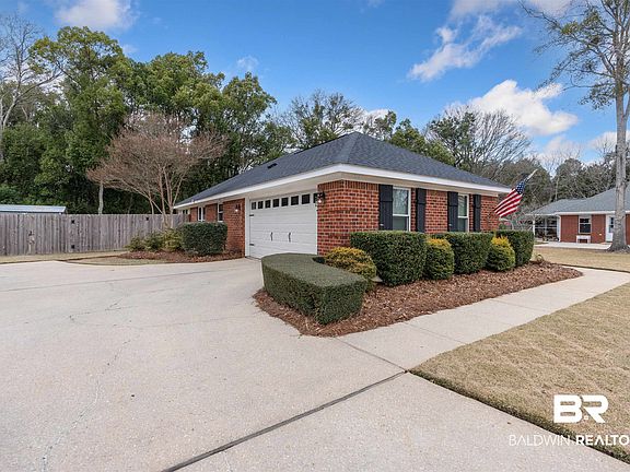 3rd image of 20765 Lowry Dr