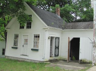 41 Front St, Sumner, ME 04292