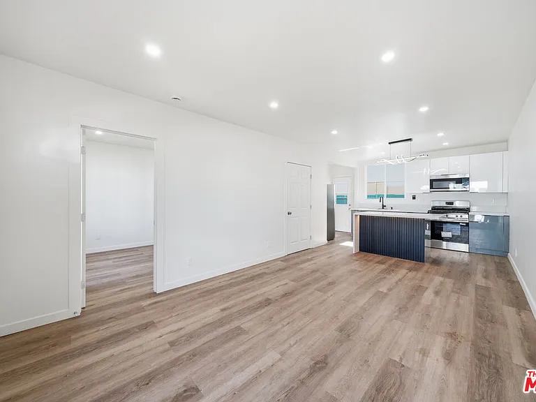 3020 W 12th St #3028-1/2 — Photo 1