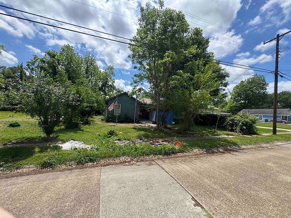 1st image of 922 Gulf St