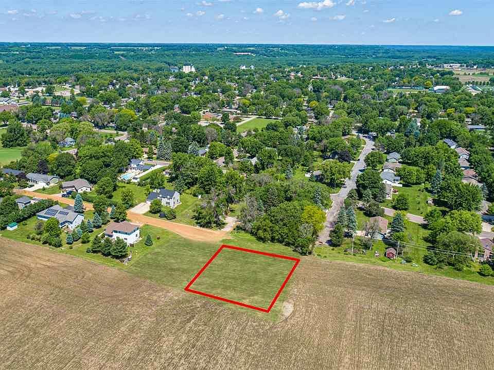 1st image of 124 Kaukis Dr