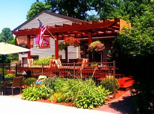 6300 Woodlea Dr, Kalamazoo, MI 49048