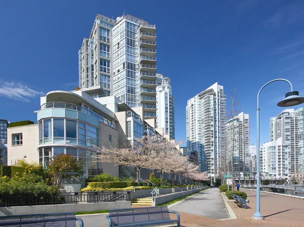 1288 Marinaside Cres #120, Vancouver, BC V6Z 2W5