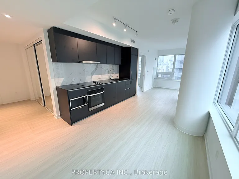 8 Wellesley St W #1916 — Photo 1