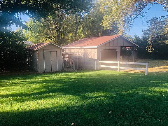 4th image of 2605 E 46th Ave