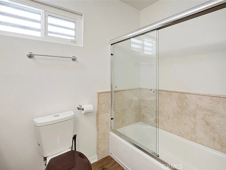 9450 Tampa Ave — Photo 37