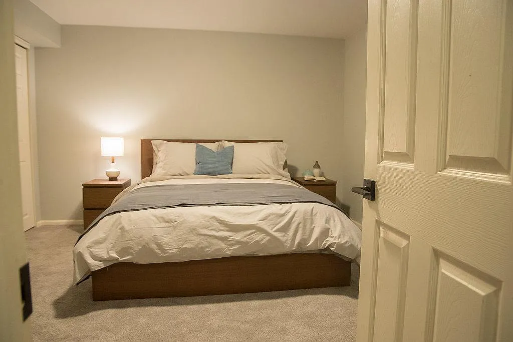3 bed, 2016 sqft, $3,200 — Photo 3