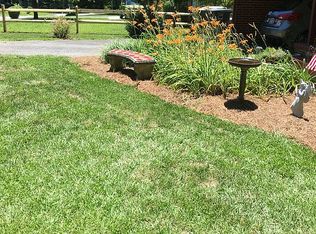 2805 Dellwood Dr, Greensboro, NC 27408