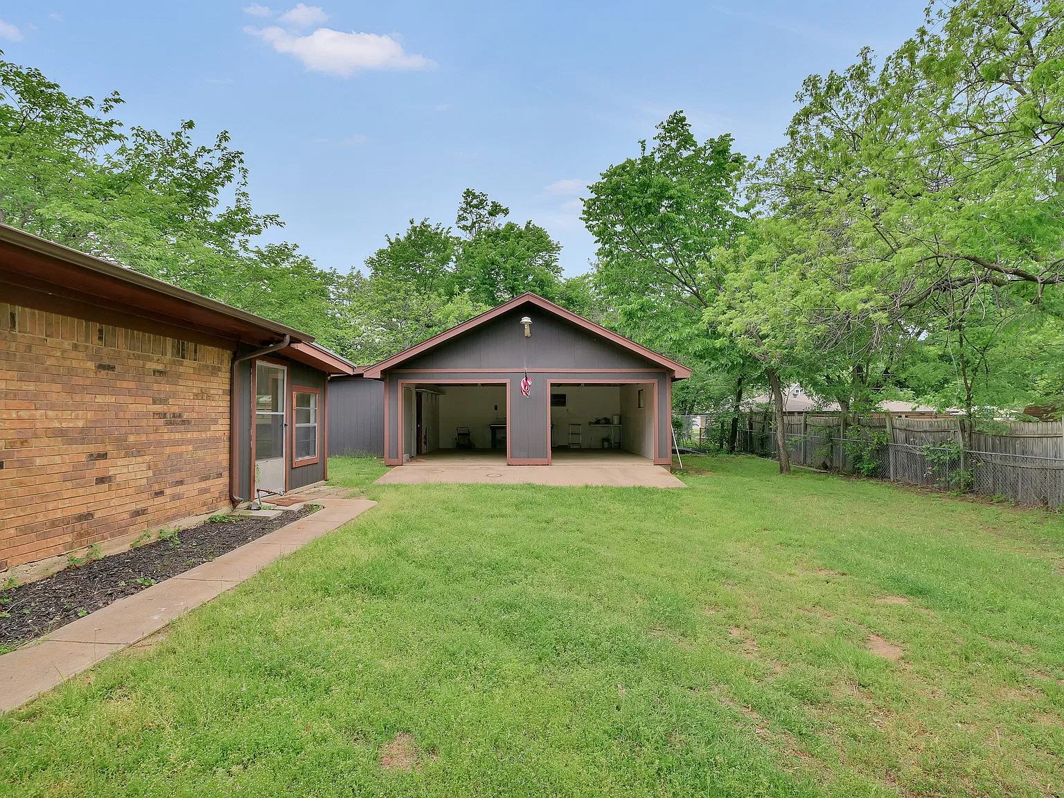 3 bed, 1582 sqft, $2,295 — Photo 3
