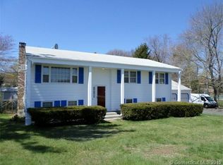 482 Mohegan Avenue Pkwy, Quaker Hill, CT 06375