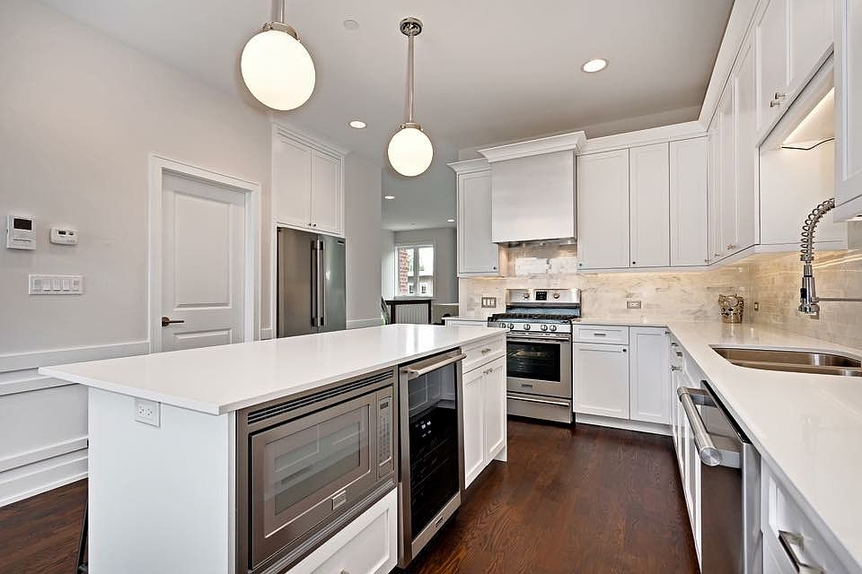 1st image of 7504 W Diversey Ave