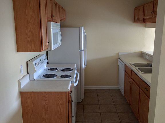 5th image of 2738 W Tharpe St APT 2502