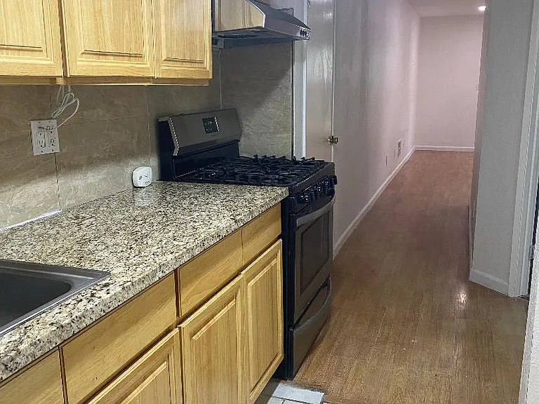 2847 Wildflower Dr — Photo 4