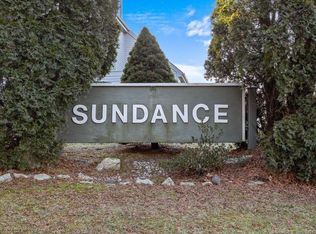 23 Sundance Dr, Branford, CT 06405