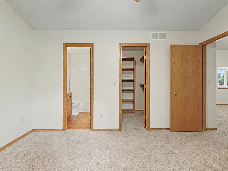 2316 N Shefford Cir — Photo 19