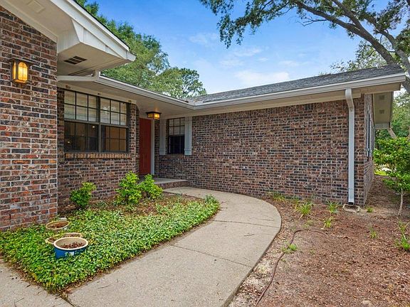 2nd image of 101 Seminole Cir