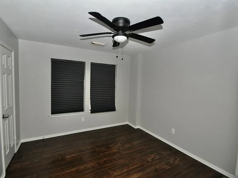 8819 Hedgestone Ct — Photo 19