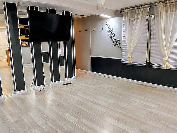 3rd image of 1205 E El Sendero Cir