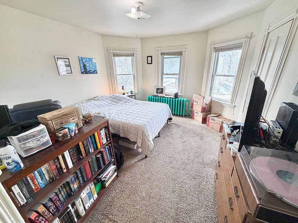 1st image of 168 N Winooski Ave #2