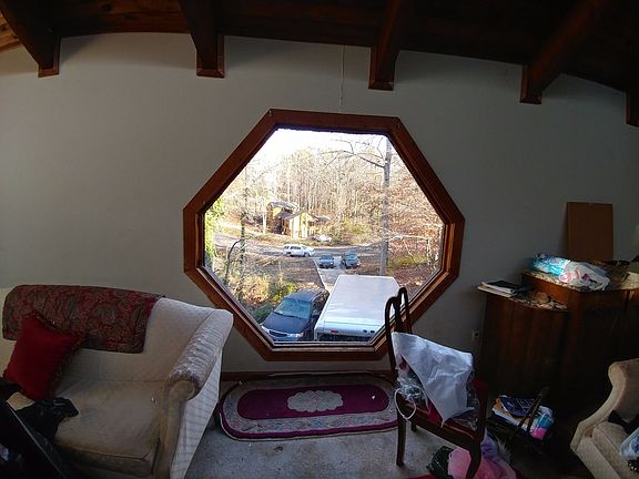 3rd image of 2865 Creek Park Dr