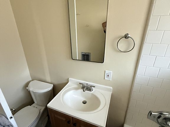 5th image of 555 S Los Robles Ave #0