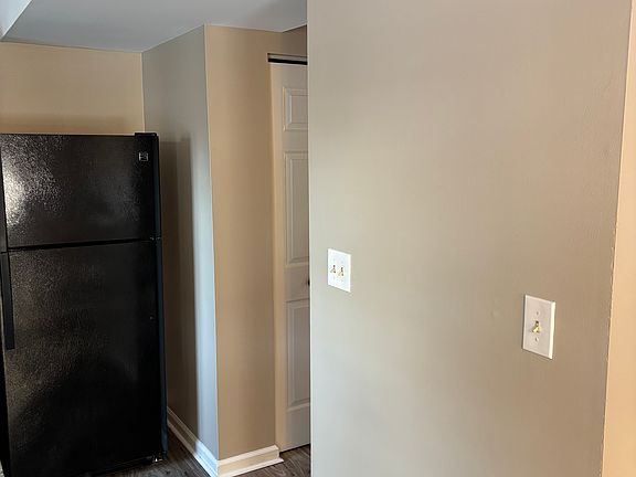 4th image of 53 Carriage House Dr