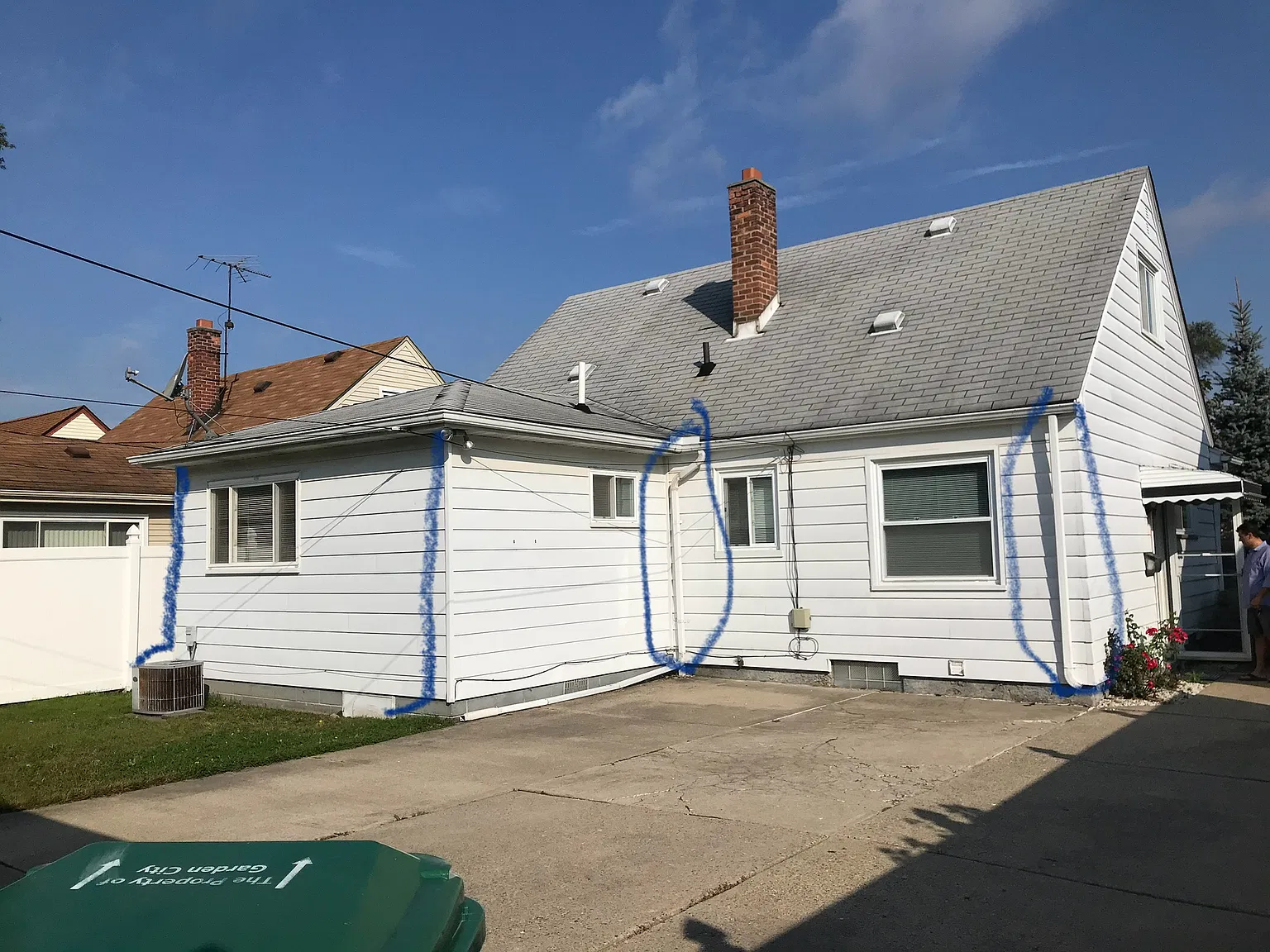 3 bed, 1272 sqft, $1,900 — Photo 3