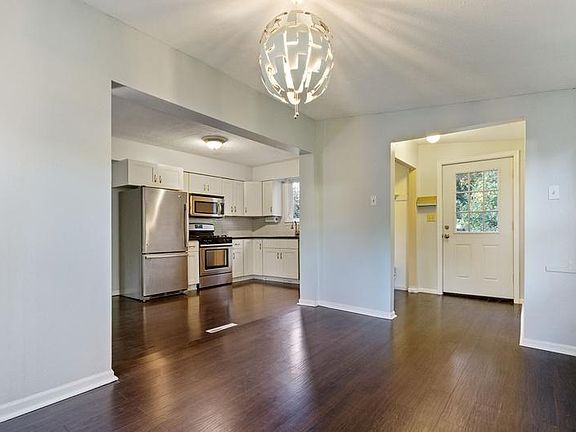 4th image of 1582 Wilson Ave